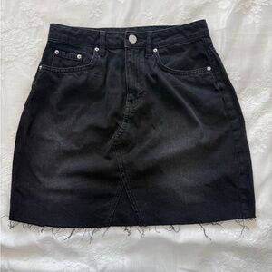 H&M Black Frayed Hem Mini Skirt
